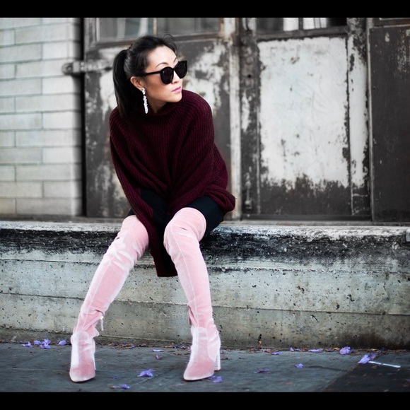 Aquazzura OTK velvet boots - Picture 3 of 3